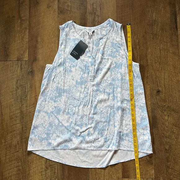 Women's Crown & Ivy Blue White Floral Sleeveless Tank Top L - Picture 7 of 12